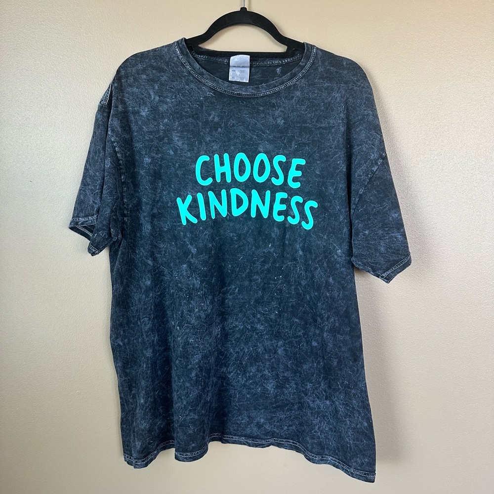 NEW Choose Kindness Graphic Tee - XL